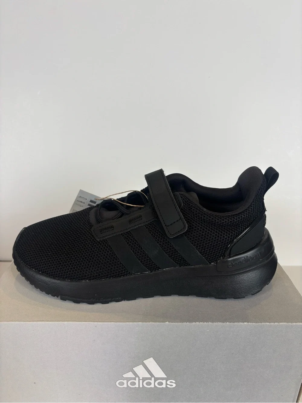 NWT adidas Kids Racer TR21 C Triple Black Sneakers Sz 3